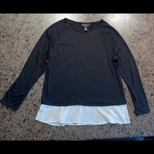 Blouse with ruffle bottom